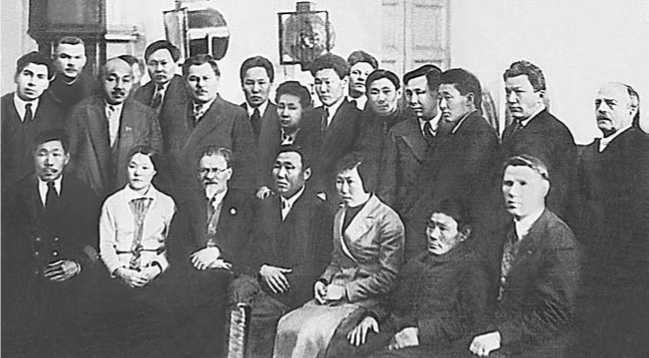 Делегация ЯАССР с Калининым Делегация ЯАССР с Калининым