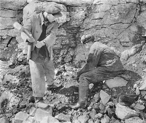 Добыча угля на Кангаласском руднике. 1930-е годы. Добыча угля на Кангаласском руднике. 1930-е годы.