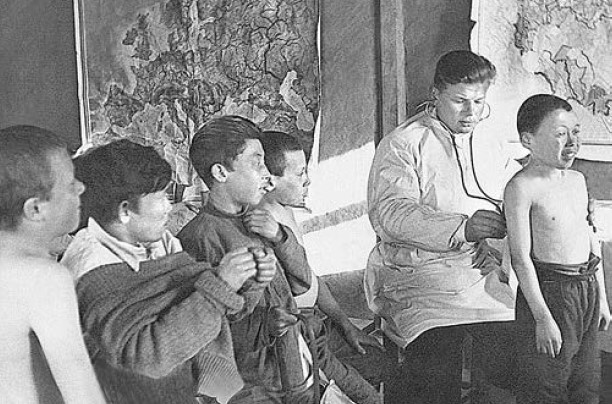 медосмотр учащихся 1930е медосмотр учащихся 1930е