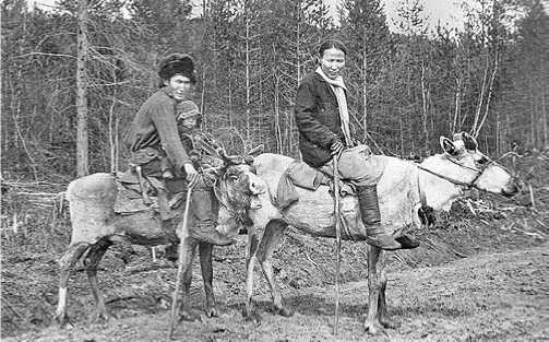 Алданские эвенки. Конец 1920-х годов. Алданские эвенки. Конец 1920-х годов.